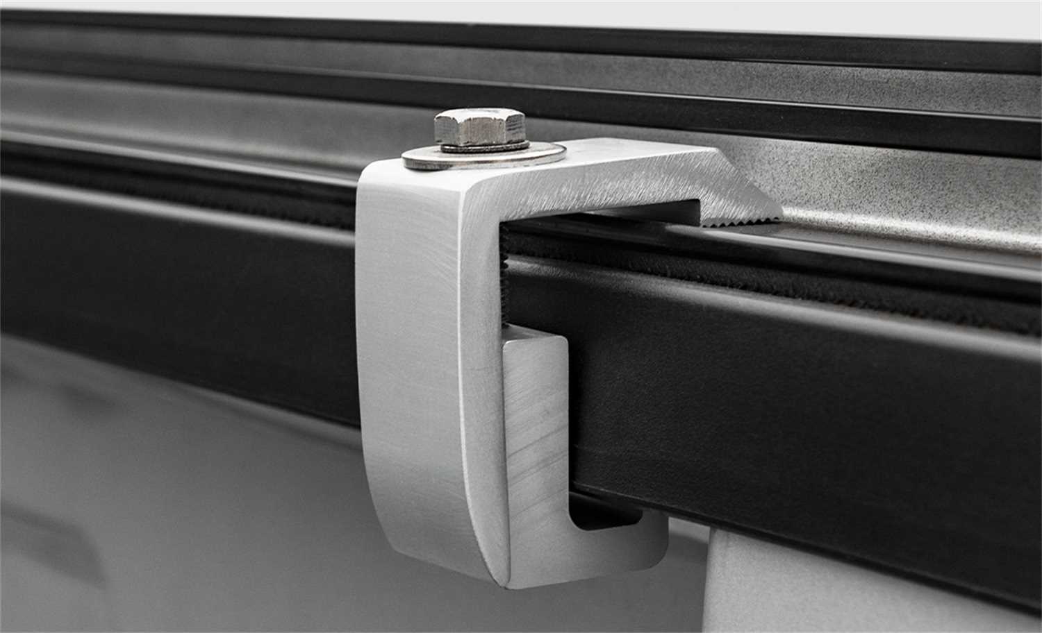 J1070019 ACI OUTLANDER™ Soft Truck Topper