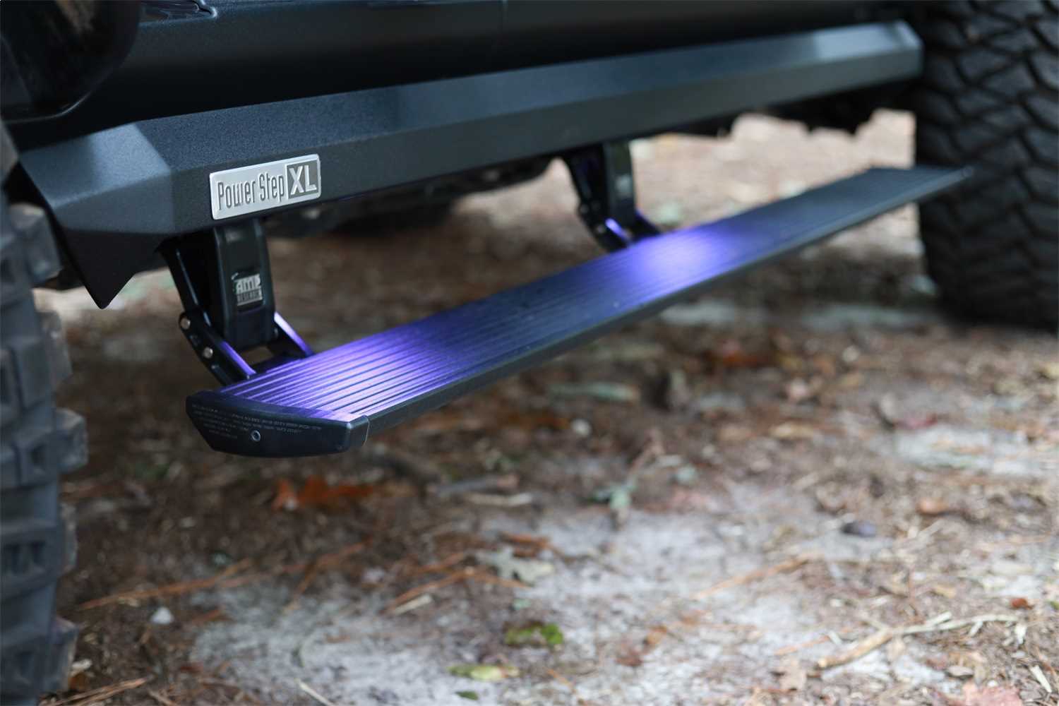 77137-01A AMP Research PowerStep™ XL