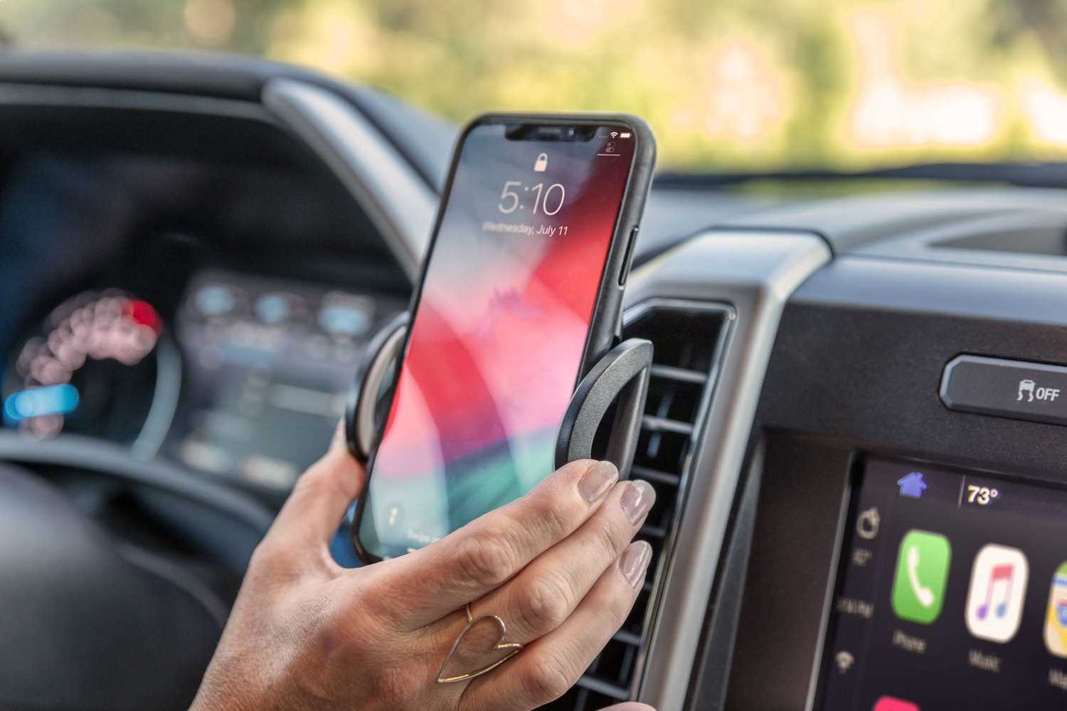 87000 Husky Liners Universal Phone Holder