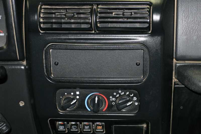 Stereo Dash Cutout Cover 151-01